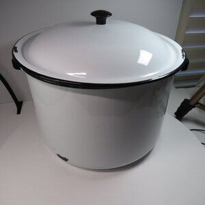 Vintage Enamelware Black/White chippy Stockpot With Side Handles & Lid 8 Quart